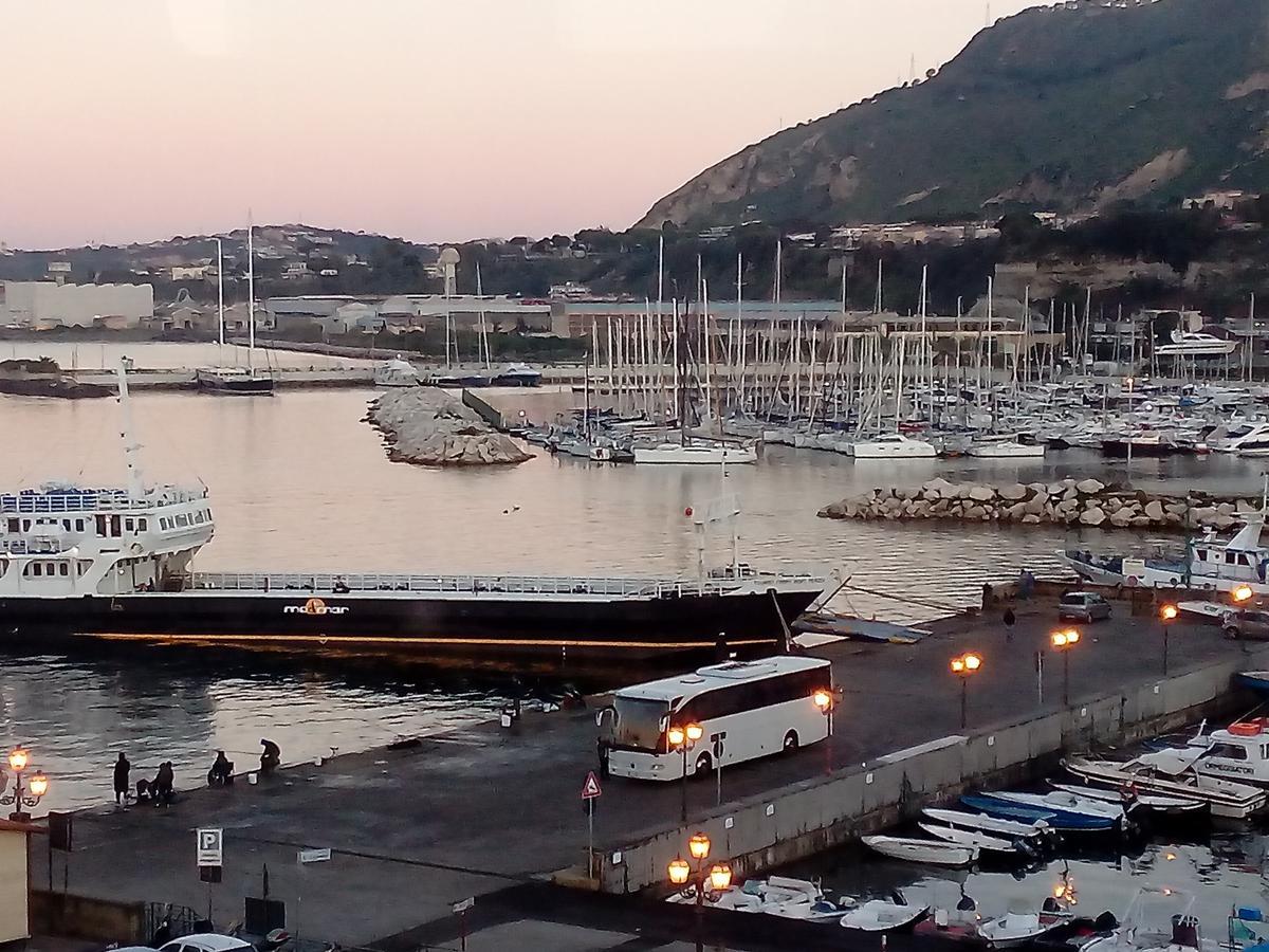 Aria Di Mare Dimorra Acomodação com café da manhã Pozzuoli Exterior foto